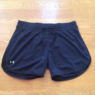 アンダーアーマー(UNDER ARMOUR)のアンダーアーマー ショートパンツ L(陸上競技)