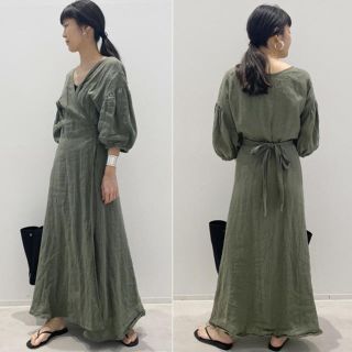 アパルトモンドゥーズィエムクラス(L'Appartement DEUXIEME CLASSE)のL'Appartement Linen Madam Dress カーキ　新品(ロングワンピース/マキシワンピース)