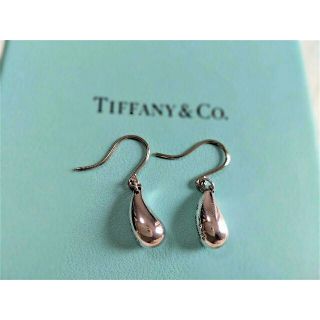 ティファニー(Tiffany & Co.)のティファニー　ティアドロップ　ピアス(ピアス)