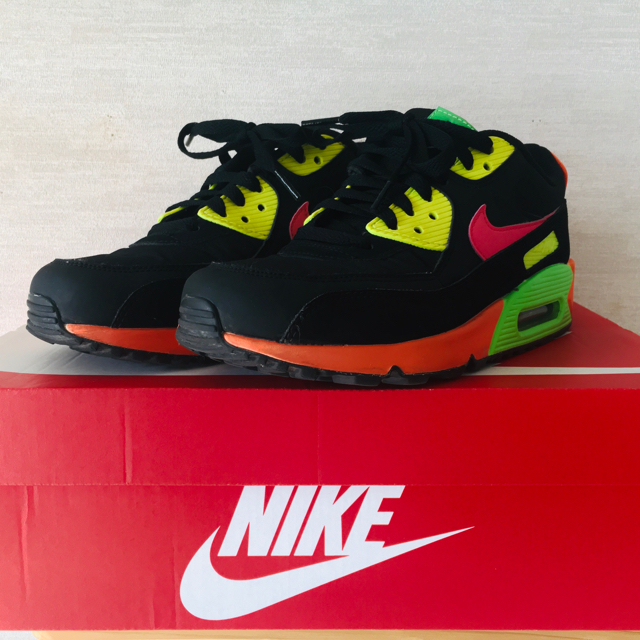 NIKE(ナイキ)のAIR MAX90  neon エアマックス90 ネオン レディースの靴/シューズ(スニーカー)の商品写真