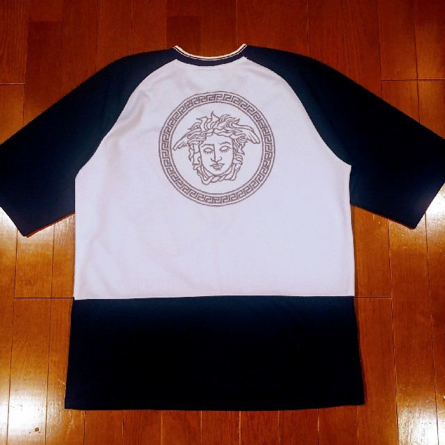 VERSACE(ヴェルサーチ)のVネック、ジャージスウェット メンズのトップス(Tシャツ/カットソー(半袖/袖なし))の商品写真