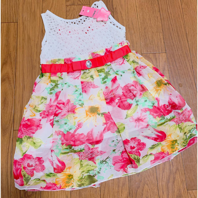 新品☆ふんわりシフォンの花柄ワンピース☆100cm位☆ キッズ/ベビー/マタニティのキッズ服女の子用(90cm~)(ワンピース)の商品写真