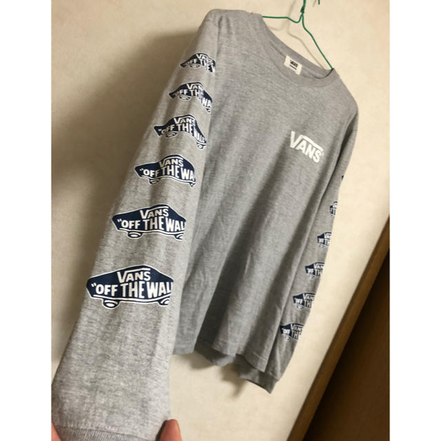 VANS(ヴァンズ)のVans 長袖　ユニセックス　春服 レディースのトップス(Tシャツ(長袖/七分))の商品写真