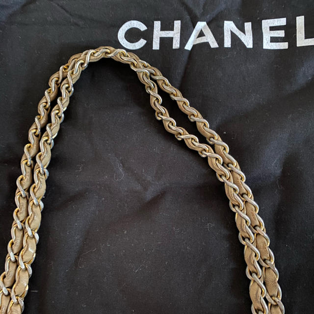 CHANEL(シャネル)の正規品　CHANEL シャネル ベージュ　マトラッセ レディースのバッグ(ショルダーバッグ)の商品写真