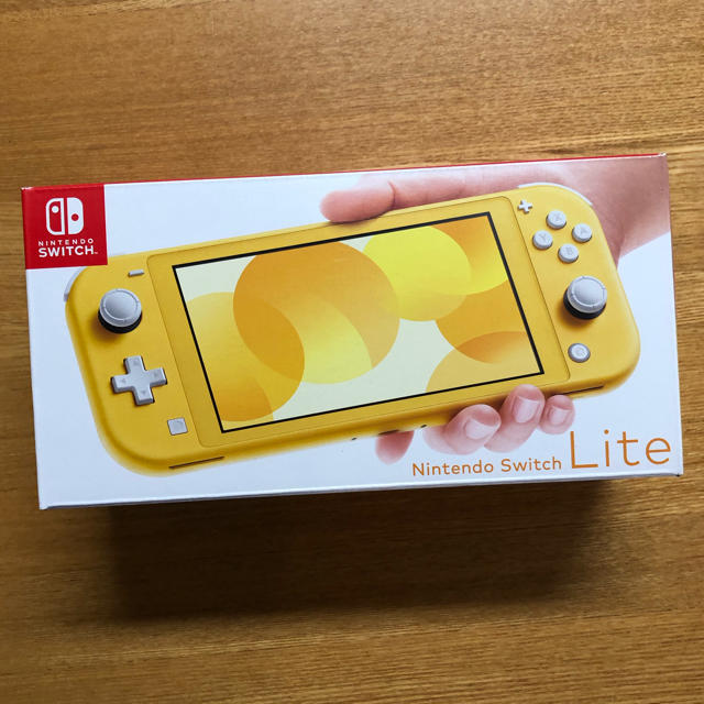 Nintendo Switch(ニンテンドースイッチ)のNintendo Switch Lite イエロー　本体新品 エンタメ/ホビーのゲームソフト/ゲーム機本体(携帯用ゲーム機本体)の商品写真