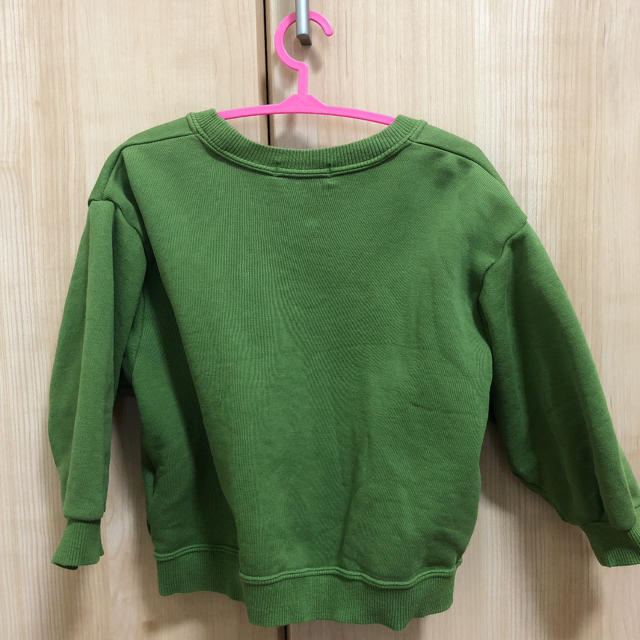 BeBe(ベベ)のカーディガン　緑　95 キッズ/ベビー/マタニティのキッズ服女の子用(90cm~)(カーディガン)の商品写真