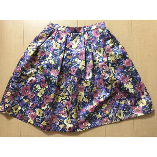 anatelier(アナトリエ)のアナトリエ 花柄スカート レディースのスカート(ひざ丈スカート)の商品写真