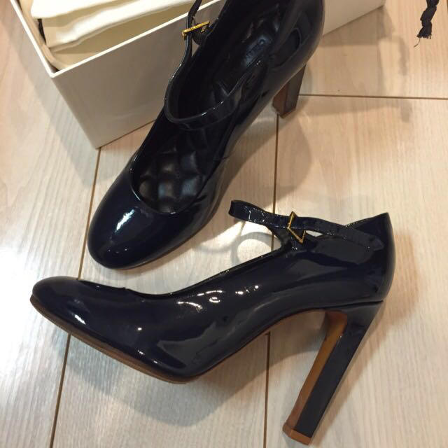 celine(セリーヌ)のセリーヌネイビーグリーンパテントパンプス レディースの靴/シューズ(ハイヒール/パンプス)の商品写真