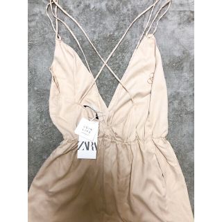 ザラ(ZARA)のZARA オーバーオール　ベージュ　新品　サロペット(サロペット/オーバーオール)