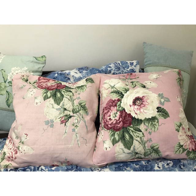 LAURA ASHLEY - ローラアシュレイ クッションカバー 2枚の通販 by な