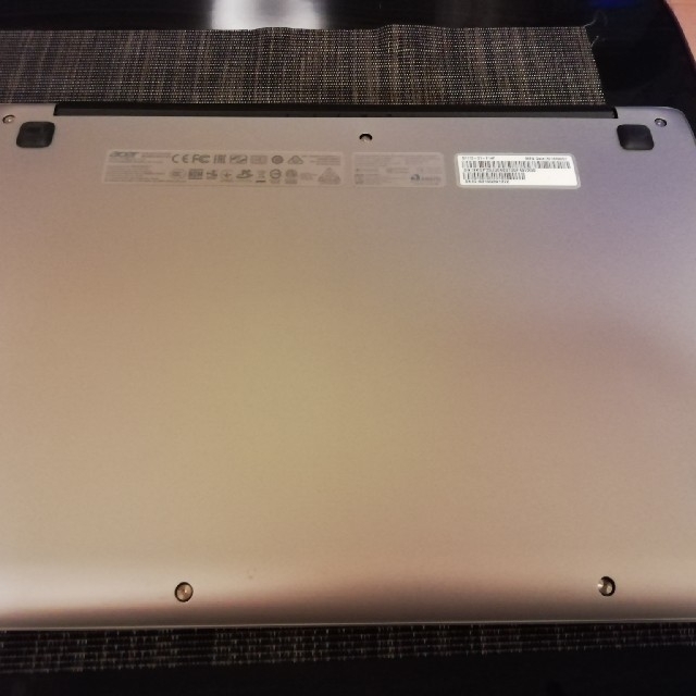 Acer(エイサー)のエイサー　ノートパソコン　13.3型　シルバー色 スマホ/家電/カメラのPC/タブレット(ノートPC)の商品写真