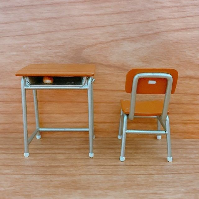 学校の机と椅子 ミニチュアの通販 By べべるん ラクマ 学校の机と椅子 ミニチュアの通販 By べべるん ラクマ