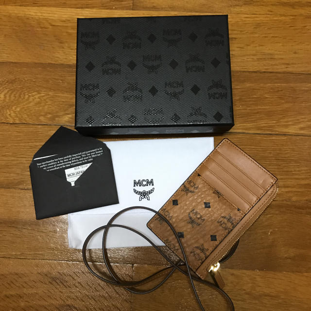 MCM(エムシーエム)のMCM ランヤードカードホルダー メンズのファッション小物(折り財布)の商品写真