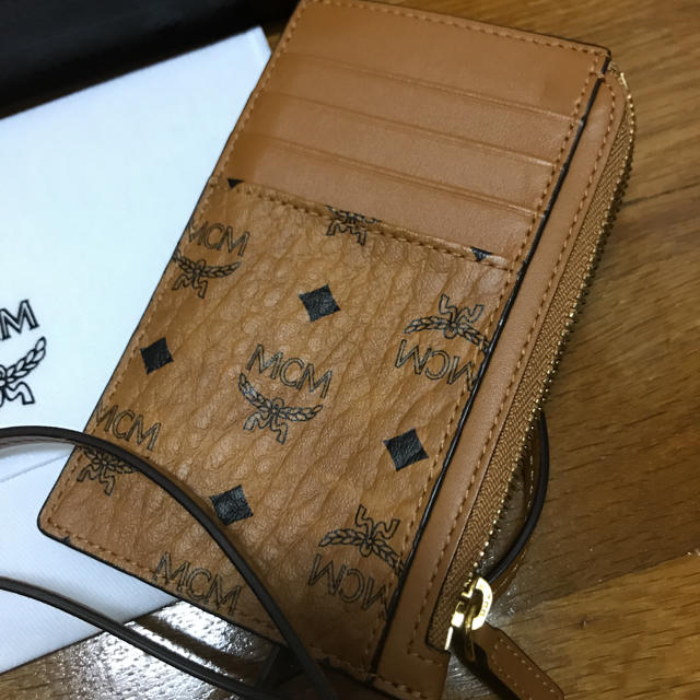 MCM(エムシーエム)のMCM ランヤードカードホルダー メンズのファッション小物(折り財布)の商品写真