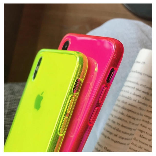 新品 蛍光色 ペアセット ピンク イエロー iPhone11 スマホ/家電/カメラのスマホアクセサリー(iPhoneケース)の商品写真