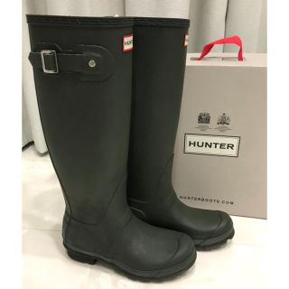 ハンター(HUNTER)のHUNTER ハンター ブーツ ダークオリーブ/ カーキ色 新品未使用品送料込(ブーツ)