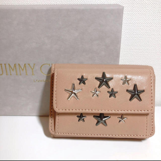 JIMMY CHOO(ジミーチュウ)のJIMMY CHOO 三つ折り財布 ピンク スタッズ レディースのファッション小物(財布)の商品写真