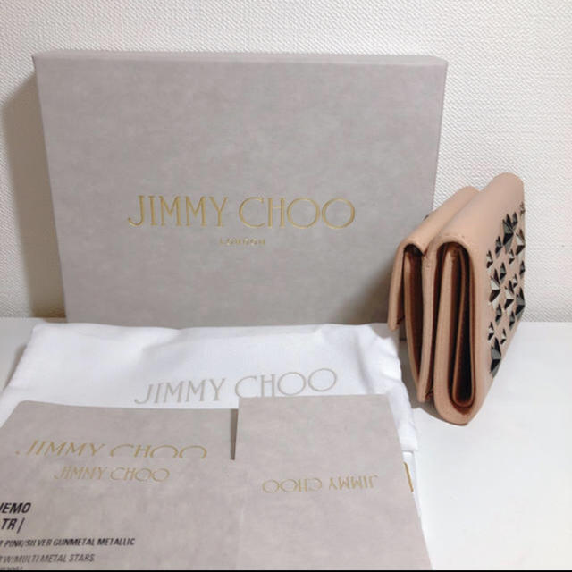 JIMMY CHOO(ジミーチュウ)のJIMMY CHOO 三つ折り財布 ピンク スタッズ レディースのファッション小物(財布)の商品写真