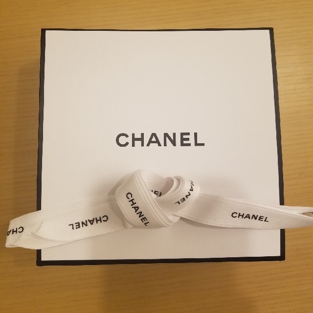 CHANEL(シャネル)のCHANEL　グロス&マニキュア コスメ/美容のベースメイク/化粧品(その他)の商品写真