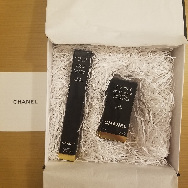 CHANEL(シャネル)のCHANEL　グロス&マニキュア コスメ/美容のベースメイク/化粧品(その他)の商品写真