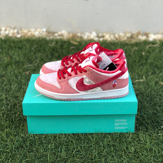 メンズnike sb dunk low ストレンジラブ