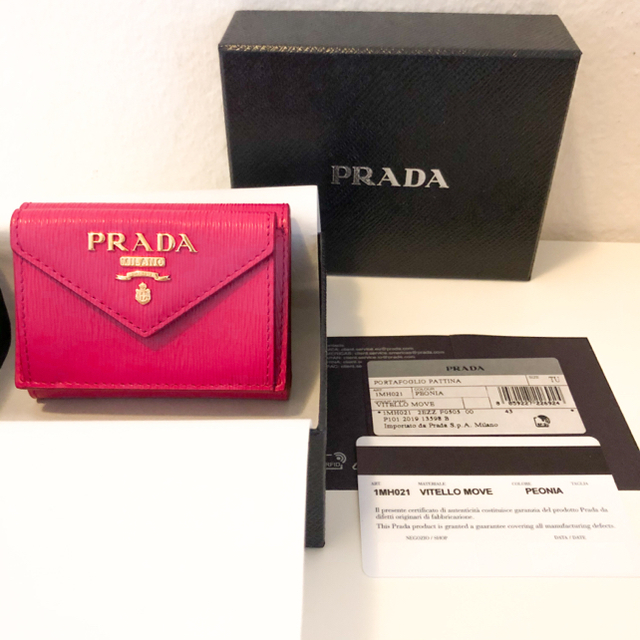 PRADA(プラダ)の【am様専用】PRADA 三つ折り財布 ピンク レディースのファッション小物(財布)の商品写真