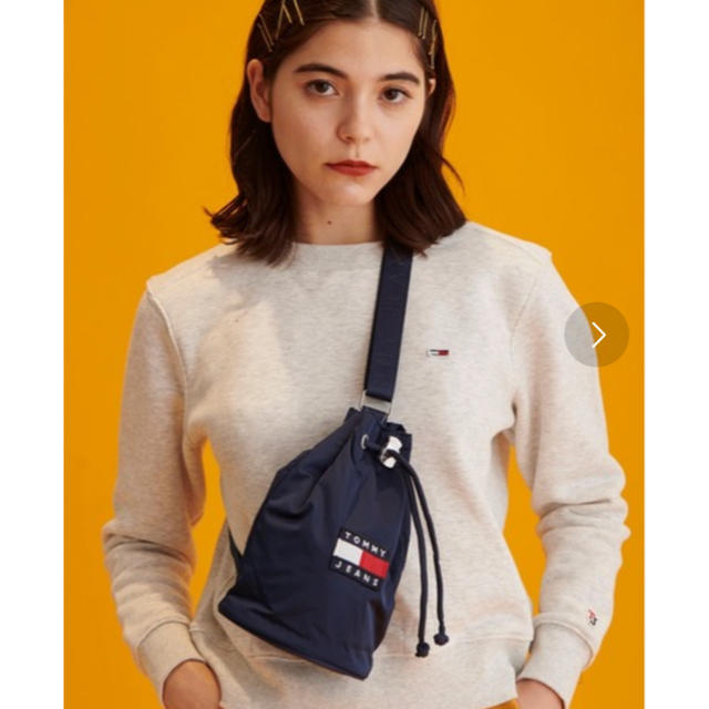 TOMMY HILFIGER(トミーヒルフィガー)のTOMMY JEANS 巾着 バケツ型 ボディバッグ レディースのバッグ(ボディバッグ/ウエストポーチ)の商品写真