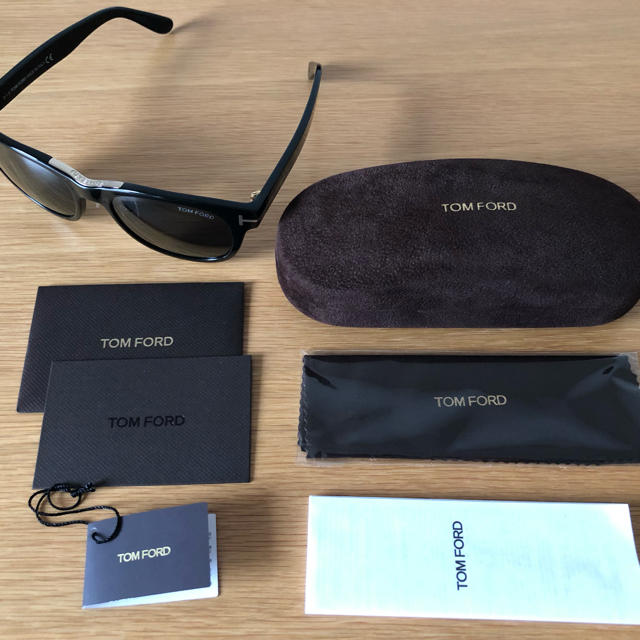 TOM FORD(トムフォード)の美品TOMFORD トムフォードTF9257 サングラス 黒 セルフレーム メンズのファッション小物(サングラス/メガネ)の商品写真