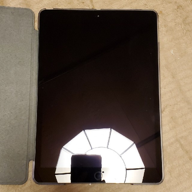 iPad(アイパッド)のiPad 7世代　32gb Wi-Fiモデル スマホ/家電/カメラのPC/タブレット(タブレット)の商品写真