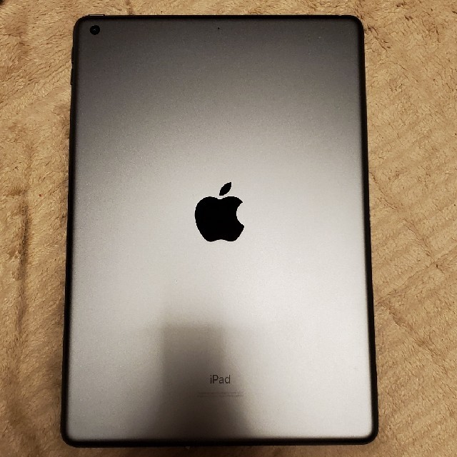 iPad(アイパッド)のiPad 7世代　32gb Wi-Fiモデル スマホ/家電/カメラのPC/タブレット(タブレット)の商品写真