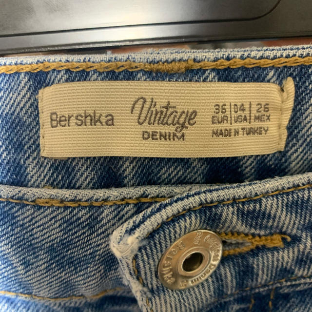 Bershka(ベルシュカ)の【AYA 様専用】Bershka vintage デニム レディース  レディースのパンツ(デニム/ジーンズ)の商品写真