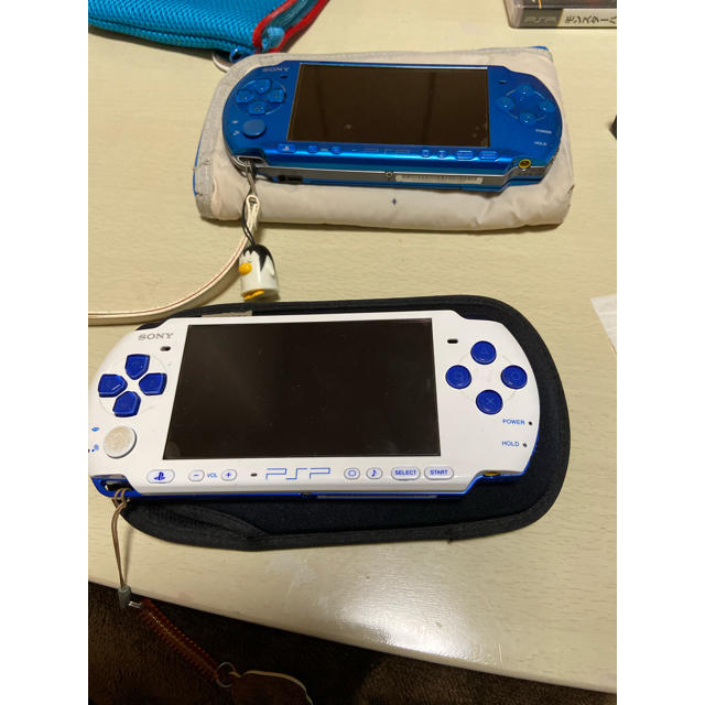 PlayStation Portable(プレイステーションポータブル)のpsp-30002台 ソフト5本セット エンタメ/ホビーのゲームソフト/ゲーム機本体(携帯用ゲームソフト)の商品写真