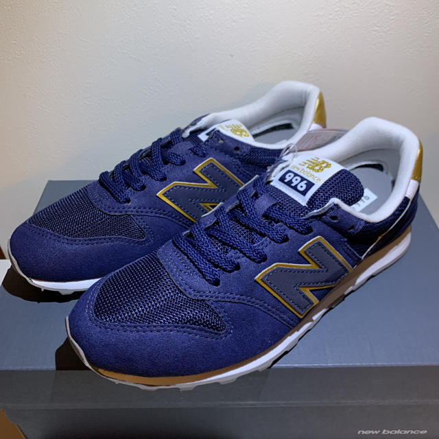 ニューバランス　ランニングシューズ WL996 新品　23センチ