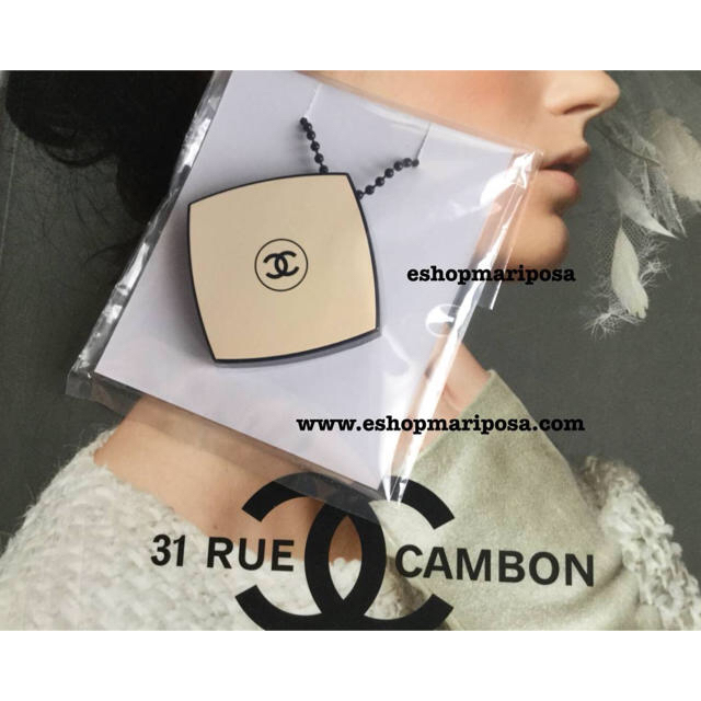 CHANEL(シャネル)のシャネルミニミラーチャーム  レベージュ限定 キーホルダー バッグチャームにも  レディースのアクセサリー(チャーム)の商品写真