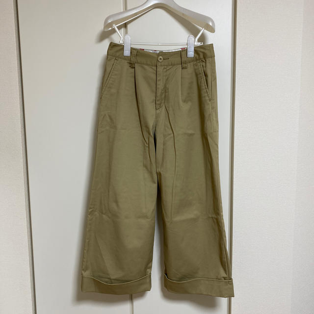 Dickies(ディッキーズ)の【大幅値下げ！】裾折り返しクロップドワイドパンツ レディースのパンツ(クロップドパンツ)の商品写真