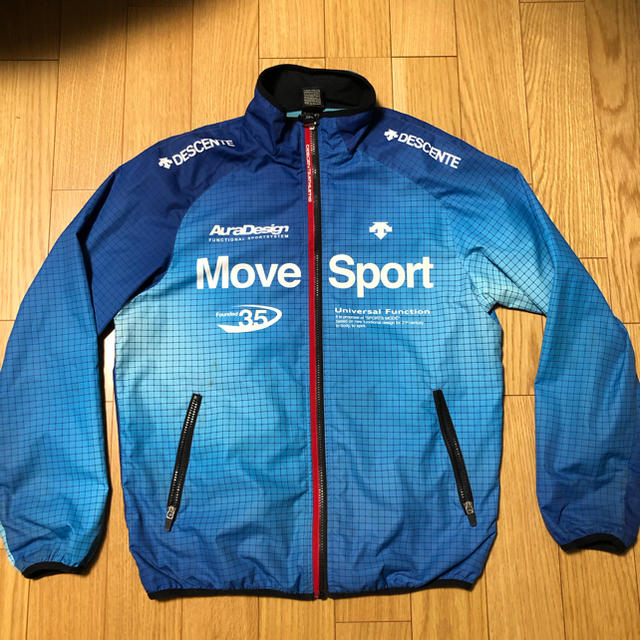 DESCENTE(デサント)のデサント Move Sport コズミックサーモ ウインドブレーカー ジャケット スポーツ/アウトドアのランニング(ウェア)の商品写真