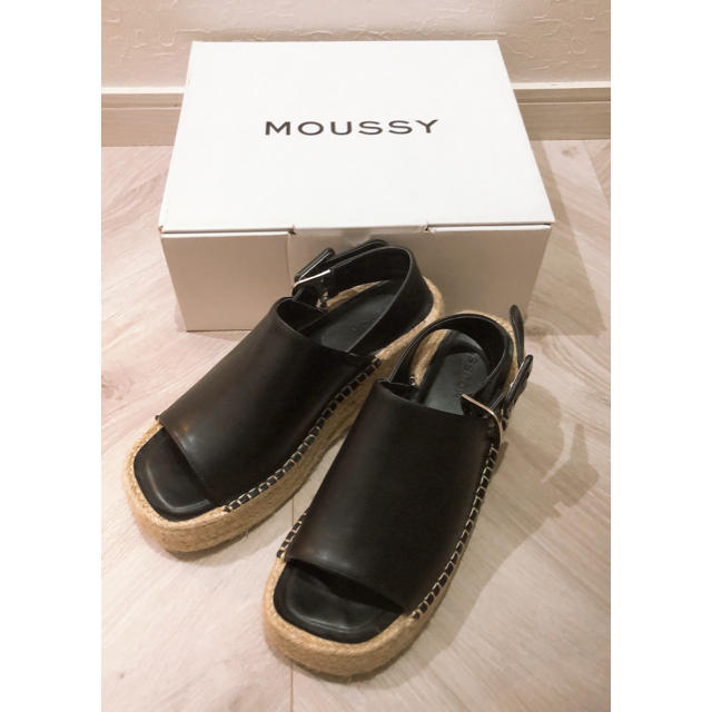 moussy(マウジー)のmoussy 厚底　サンダル レディースの靴/シューズ(サンダル)の商品写真