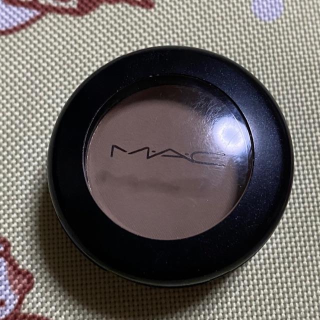 MAC(マック)のMAC スモールアイシャドウ オメガ 箱なし コスメ/美容のベースメイク/化粧品(アイシャドウ)の商品写真