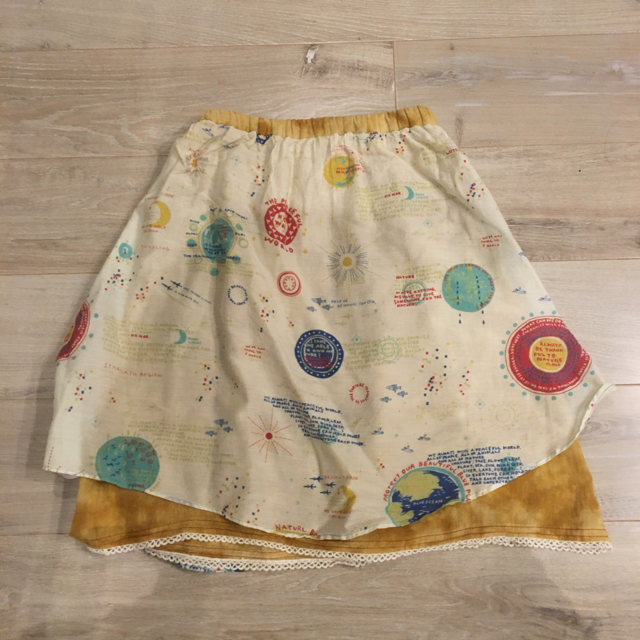 BOOFOOWOO(ブーフーウー)のシルク混二重スカート120 キッズ/ベビー/マタニティのキッズ服女の子用(90cm~)(スカート)の商品写真