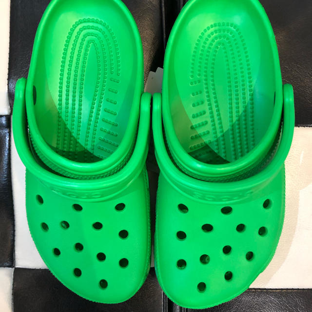 crocs(クロックス)のリー様専用新品/未使用/クロックス：クラシック28.0 メンズの靴/シューズ(サンダル)の商品写真