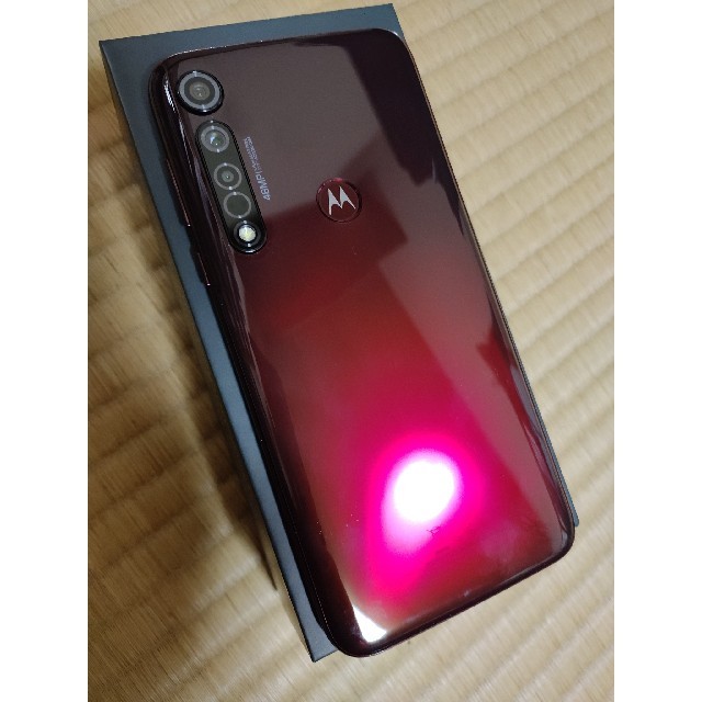 国内正規　MOTO g8 plus ポイズンベリースマートフォン本体