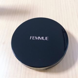 コスメキッチン(Cosme Kitchen)のFEMMUE♡クッションファンデ♡ライブベージュ(ファンデーション)