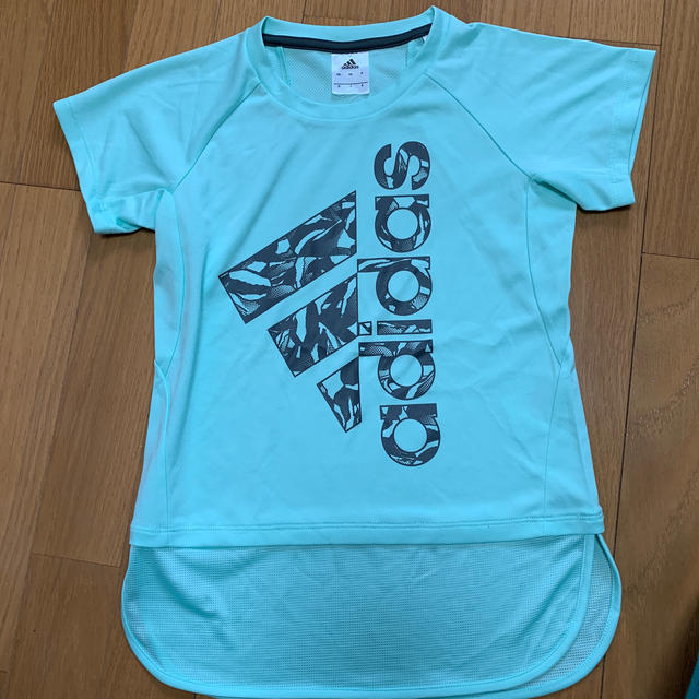 adidas(アディダス)のadidasガールズTシャツ140cm キッズ/ベビー/マタニティのキッズ服女の子用(90cm~)(Tシャツ/カットソー)の商品写真