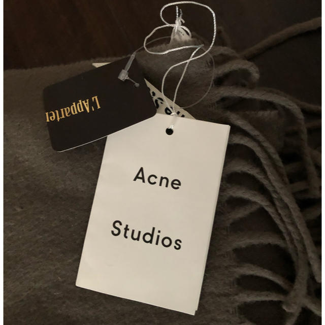 L'Appartement DEUXIEME CLASSE(アパルトモンドゥーズィエムクラス)のACNE STOLE ベージュ レディースのファッション小物(ストール/パシュミナ)の商品写真