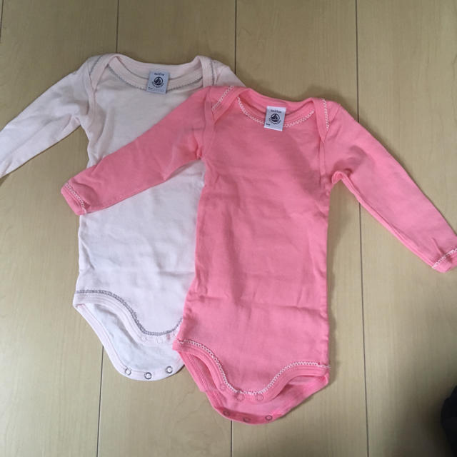 PETIT BATEAU(プチバトー)のプチバトー ロンパース 6M/67cm 美品 キッズ/ベビー/マタニティのベビー服(~85cm)(ロンパース)の商品写真