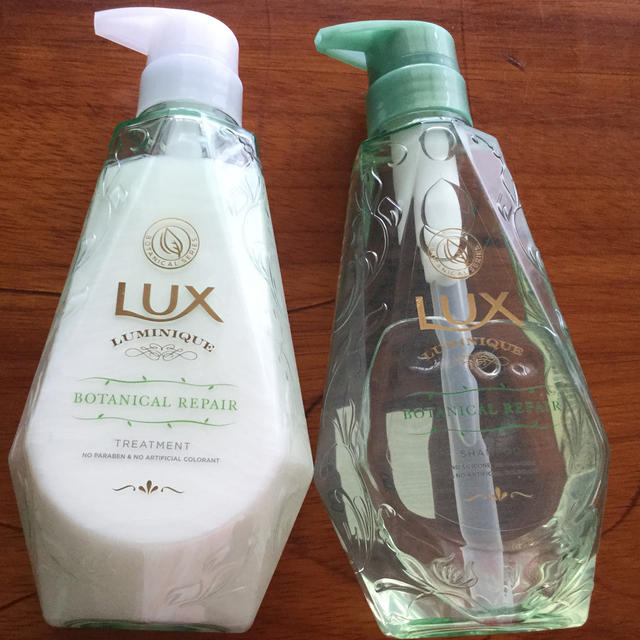 LUX(ラックス)のラックス ルミニーク ボタニカルシャンプー&トリートメント 4本セット コスメ/美容のヘアケア/スタイリング(シャンプー/コンディショナーセット)の商品写真