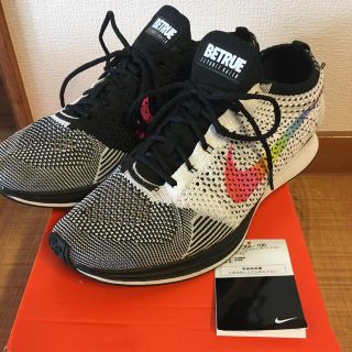 ナイキ(NIKE)のナイキ　フライニットレーサー  28センチ　美品(スニーカー)