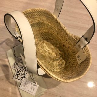 LOEWE - 新品タグ付き ロエベ LOEWE かごバッグ S ホワイト カゴ