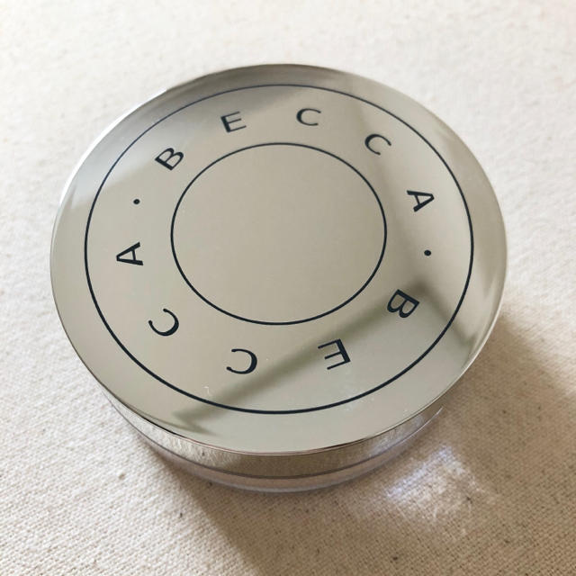 BECCA Hydra Mist Set & Refresh Powder コスメ/美容のベースメイク/化粧品(フェイスパウダー)の商品写真