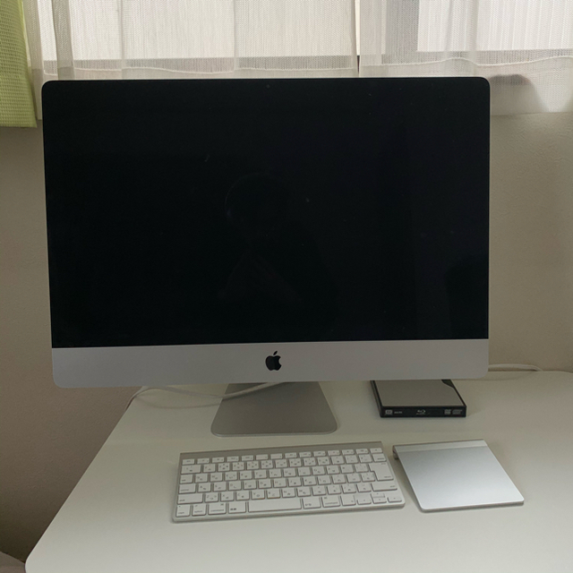 Apple(アップル)のiMac 27インチ 2012 late キーボード・トラックパッド付き スマホ/家電/カメラのPC/タブレット(デスクトップ型PC)の商品写真